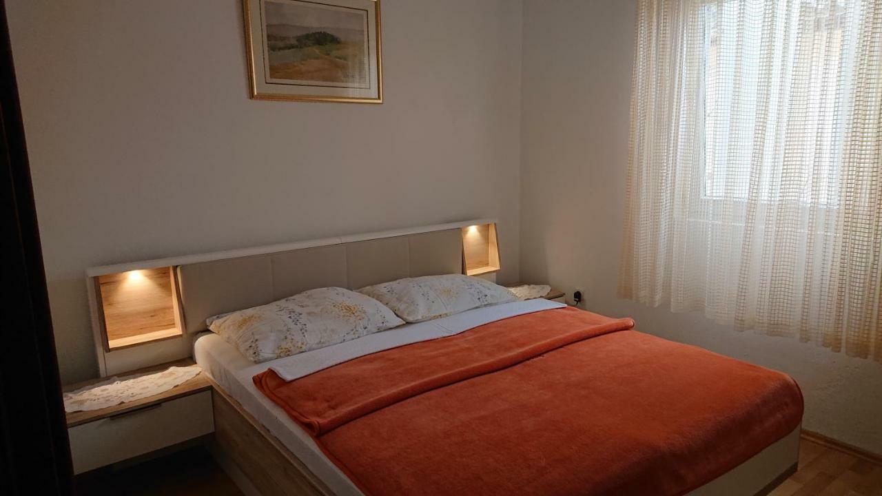 Apartman Ivanka Appartement Vir Buitenkant foto